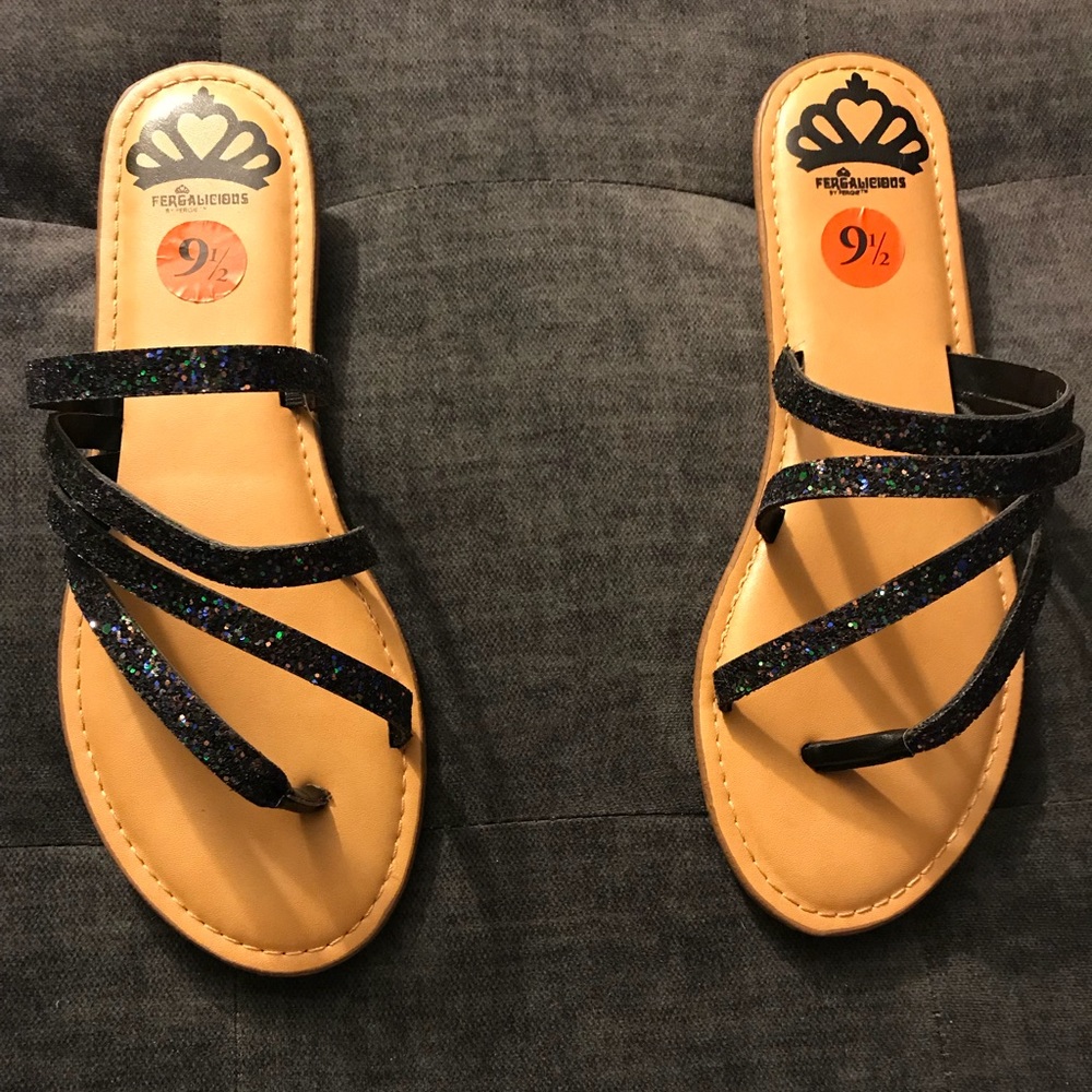 🆑⬇️New fergalicious sandals